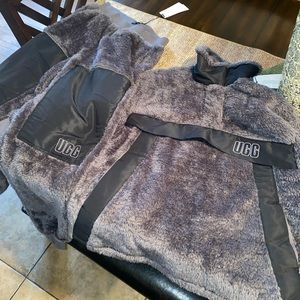 Women’s size small Ugg outfit